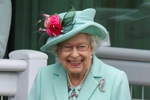 The Queen ready to roast bookies at sweltering Royal Ascot with a Reach For The Moon win to cost..