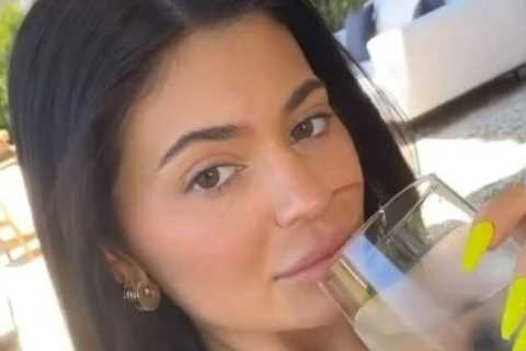 Kardashian fans praise Kylie Jenner for looking ‘natural’ and ‘refreshed’ in unedited video after..