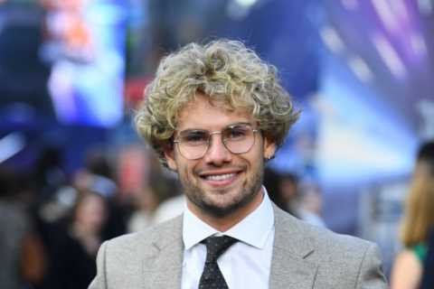 Love Island’s Joe Garratt looks completely different with new blonde hair and glasses at red carpet ..