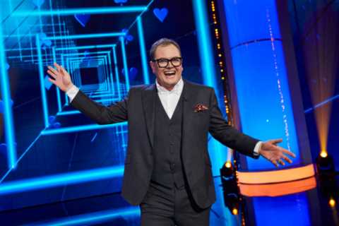 Alan Carr’s Epic Gameshow slammed by ‘bored’ fans who make the same complaint as ITV show returns