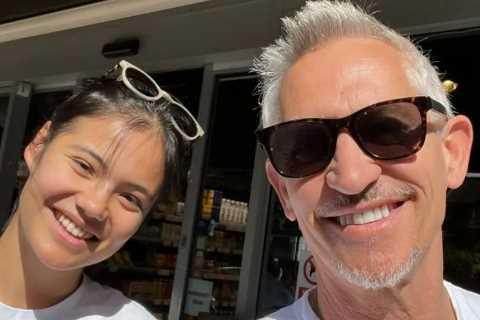 Tottenham fan Emma Raducanu poses for selfie with Gary Lineker ahead of Brit tennis star’s..