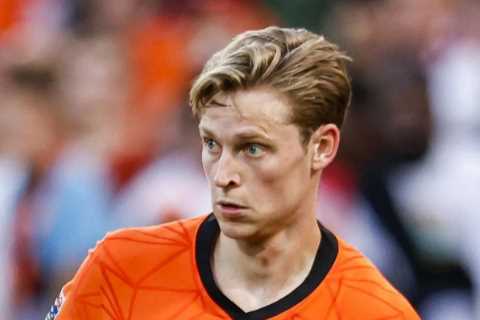 Watch Frenkie de Jong’s awkward exchange as Man Utd target asked if he’s swapping Barcelona beaches ..