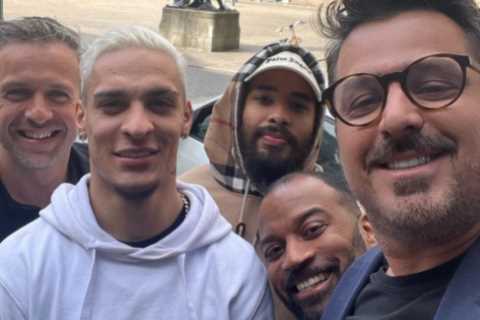 Ajax star Antony meets with agent and entourage in Amsterdam after Man Utd ‘launch £38m transfer..
