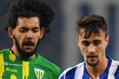 Arsenal agree Fabio Vieira transfer with Porto midfielder travelling to London to complete deal