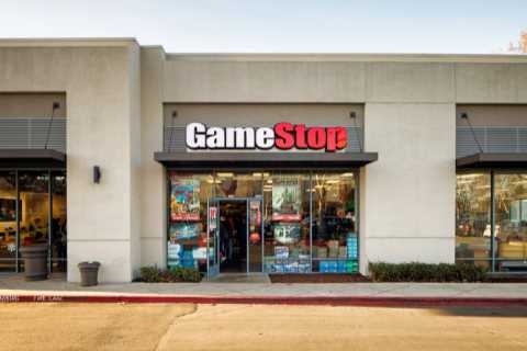 I found a HUGE ‘secret floor’ in GameStop full of rare items in glass cases