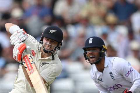 ‘I’ve never seen anything like it’ – Watch England take freak wicket against New Zealand with even..