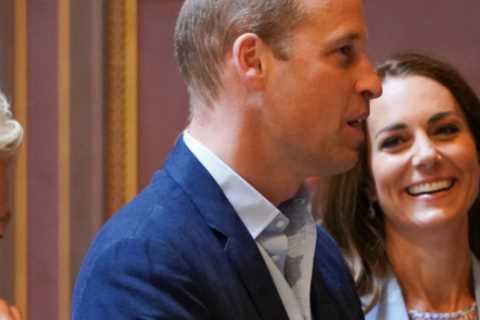 I’m a body language expert &amp; Kate Middleton uses two signature moves with William – it reveals..