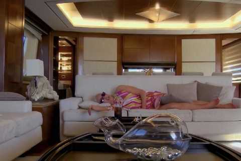 RHOBH’s Erika Jayne sparks concern as she ‘mixes pills &amp; booze’ before passing out while fans..