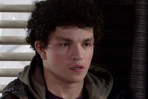 Coronation Street’s Alex Bain unrecognisable with new facial hair on date with girlfriend