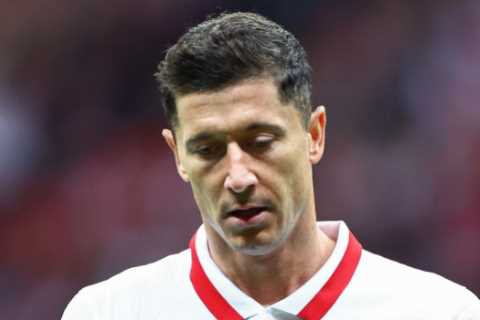 Bayern Munich demand £52m transfer fee for Robert Lewandowski from Barcelona as striker pushes for..