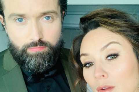 Hollyoaks stars Emmett J. Scanlan and Claire Cooper reveal she’s pregnant with their second child..