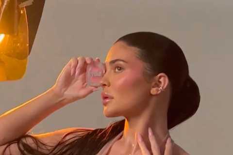 Kardashian fans ‘cringe’ over Kylie Jenner’s drastic new skin color as they spot bizarre detail in..
