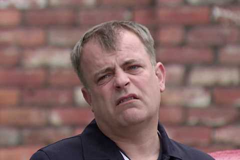 Coronation Street spoilers: Steve McDonald conned out of thousands over roof troubles