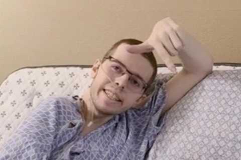 Dream posts tribute to Technoblade after Minecraft YouTuber’s tragic cancer death
