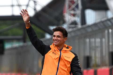F1 ace Lando Norris believes playing golf is helping him deal with the mental pressures of leading..