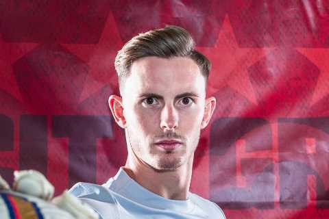 Man Utd star Dean Henderson signs season-long loan transfer to Nottingham Forest as keeper eyes..