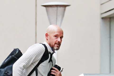 Man Utd manager Erik ten Hag pulls fashion hat-trick &amp; wears same outfit THREE days running