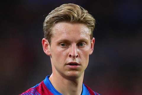 ‘We see you, Frenkie’ – Man Utd fans joke De Jong has sealed transfer after he likes Tyrell..
