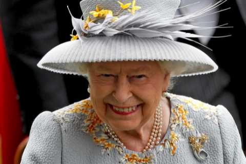 I’m a royal expert – there’s an item the Queen won’t allow her grandchildren to bring to the dinner ..