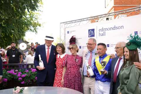 ‘Maybe I needed a sabbatical’ – Frankie Dettori and John Gosden back with winner on first comeback..