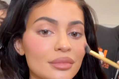 Kylie Jenner proudly shows off close-up of pores and real skin texture in new video for her..
