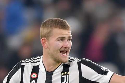 Man Utd ‘contact Matthijs de Ligt’s agents over transfer in bid to hijack Chelsea move but are..