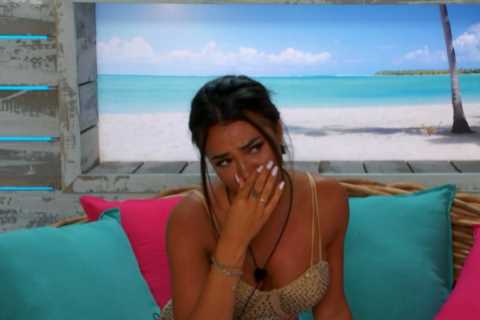 Paige Thorne’s family hit out at Jacques O’Neill after he leaves her sobbing in Casa Amor recoupling
