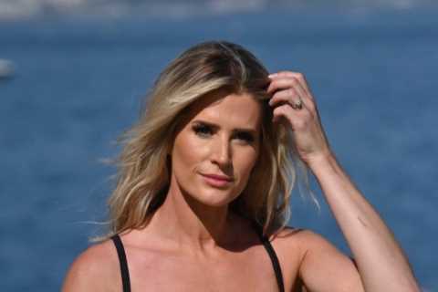 Hollyoaks’ Sarah Jayne Dunn looks incredible as she shows off her abs in a black bikini