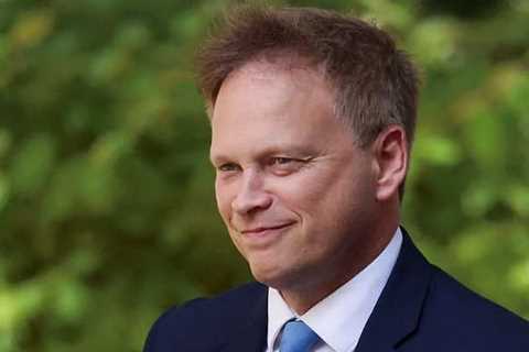 Grant Shapps takes swipe at ‘distracted’ Boris Johnson as he launches Tory leadership bid