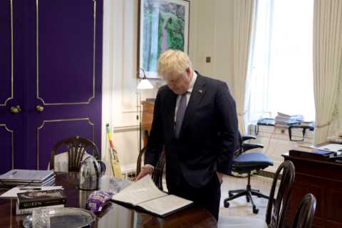 Inside the dramatic day Boris Johnson resigned, with tears, chocolate and more ‘sex pests’ lined up ..