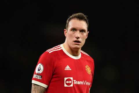 ‘He’s had a raw deal’ – Phil Jones backed to turn it around under new Man Utd boss Ten Hag despite..