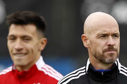 Erik ten Hag ‘pressing’ Man Utd to increase transfer bids for Martinez and Antony amid growing..
