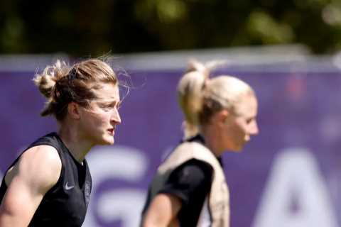 England ace says there is ‘always pressure’ to keep Lionesses’ number nine shirt