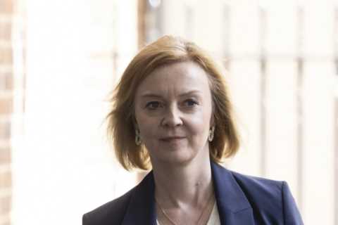 Liz Truss officially announces bid for Tory leadership with vow to reduce tax ‘from day one’