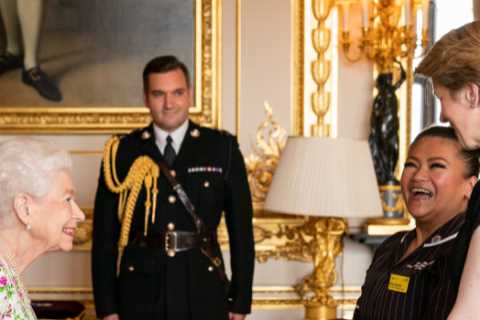 The Queen and Prince Charles hail NHS heroes with George Cross in special Windsor ceremony