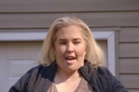 Mama June fans are concerned for Honey Boo Boo, 16, after spotting ‘dirty’ habit during dinner at..