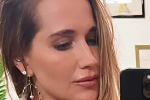 Ex-tennis star turned Playboy &amp; OnlyFans model Ashley Harkleroad goes topless in revealing pic..