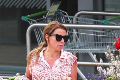Wayne and Coleen Rooney are ‘oceans apart’ as he flies to America to sign £1million-a-year DC..