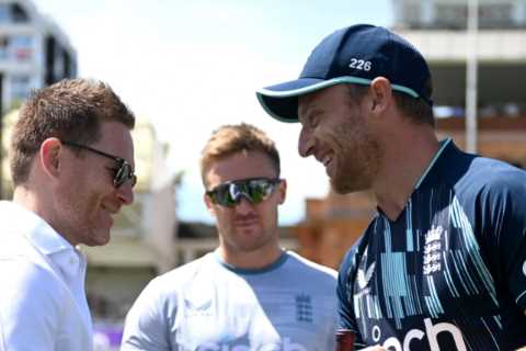 Jos Buttler gives Eoin Morgan two bottles of wine worth £880 after taking over as England cricket..