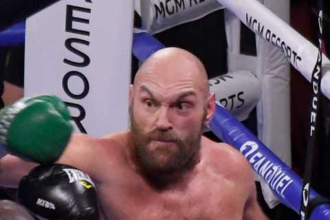 ‘He can’t move his head’ – Canelo Alvarez slams Deontay Wilder’s approach in knockout losses to..