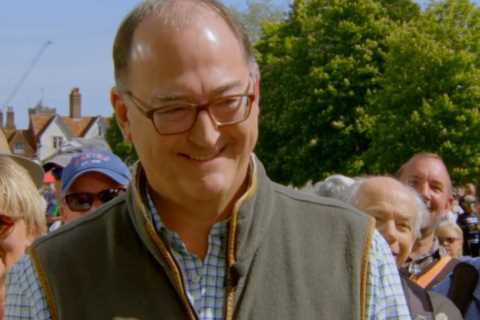 Antiques Roadshow fans in disbelief at jaw-dropping valuation of guest’s old razor