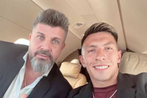 Lisandro Martinez boards private jet as defender flies to UK for Man Utd medical ahead of..
