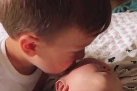 Little People’s Tori Roloff posts rare video of newborn son Josiah after star slams trolls who..