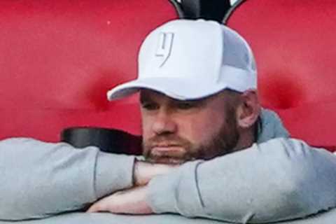Wayne Rooney wants to rescue old team-mate Phil Jones from Man Utd nightmare with shock transfer to ..