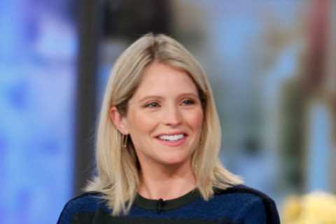 The View’s Sara Haines shares sweet throwback photo with her three children as fans beg for her to..