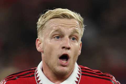 Man Utd ‘set to offer Van de Beek in swap transfer for AC Milan midfielder Bennacer’ despite Ten..
