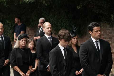 Dame Deborah James’ heartbroken husband &amp; kids share touching moment after emotional send-off..