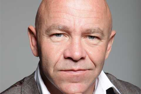 I’m Dominic Littlewood – I’ve cut down on booze and switched to an air-fryer to save money