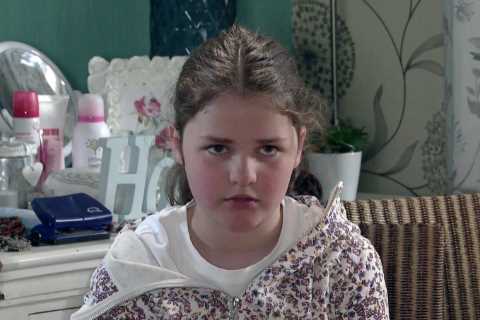 Coronation Street’s Hope star poses with lookalike actress sister from Emmerdale as they share epic ..