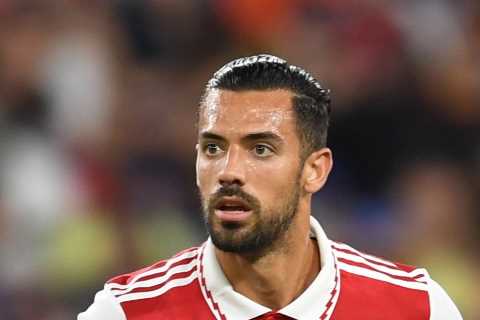 Arsenal in talks with Fenerbahce over transfer of Pablo Mari as Turkish giants make contact over..